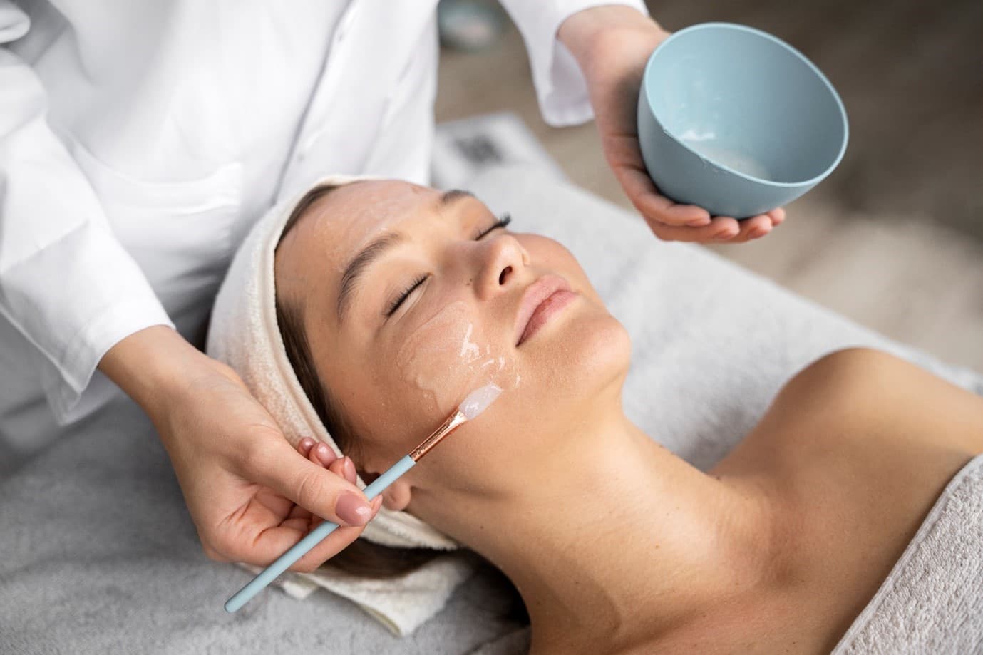 Top Treatments Offered by the Best Skin Care Clinic in Malaysia