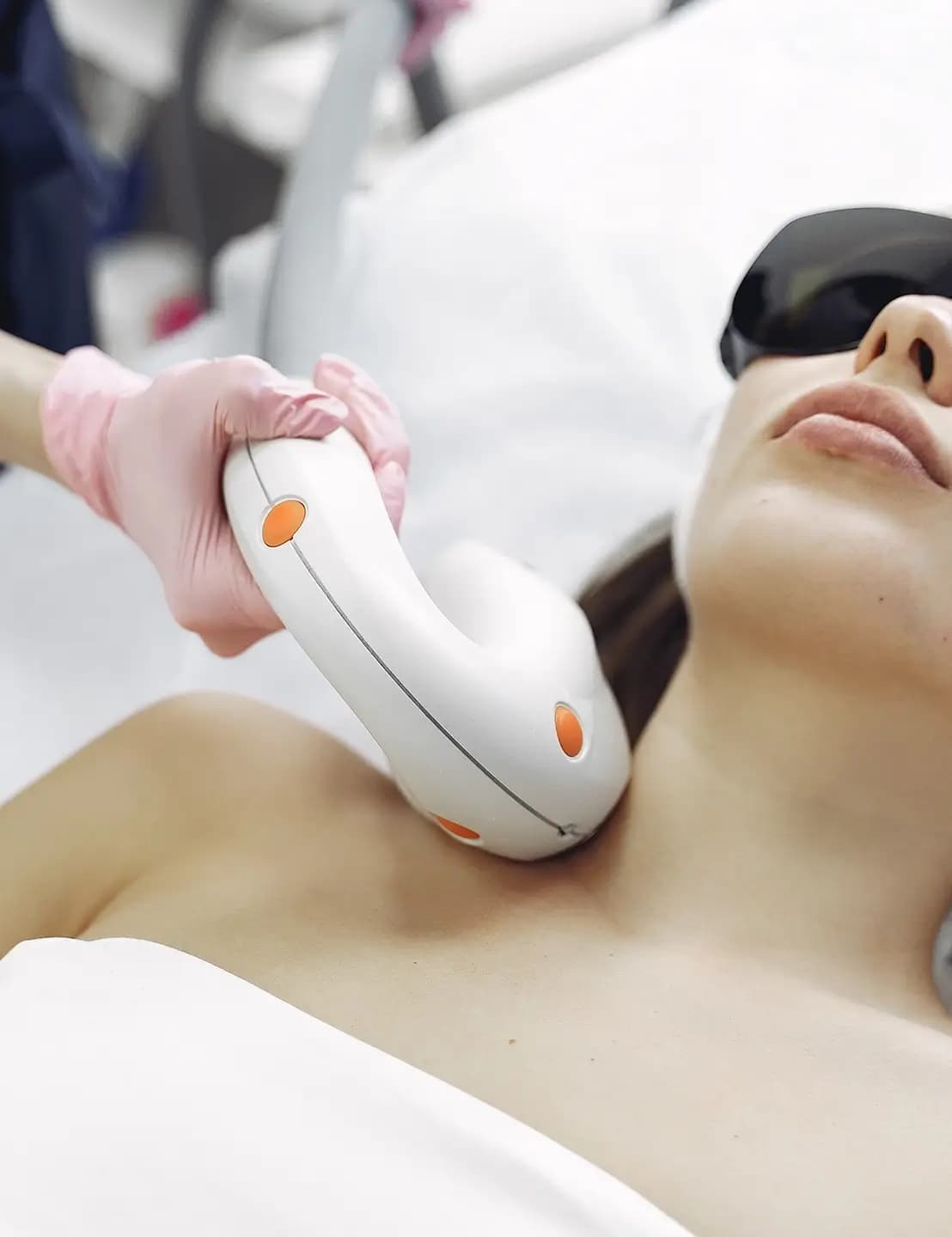 Pico Laser: The Non-Invasive Solution for Skin Tightening and Acne Scar Removal