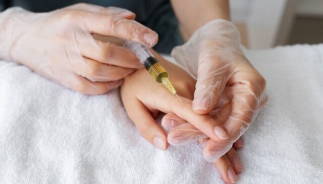 معزز الجلد الوريدي